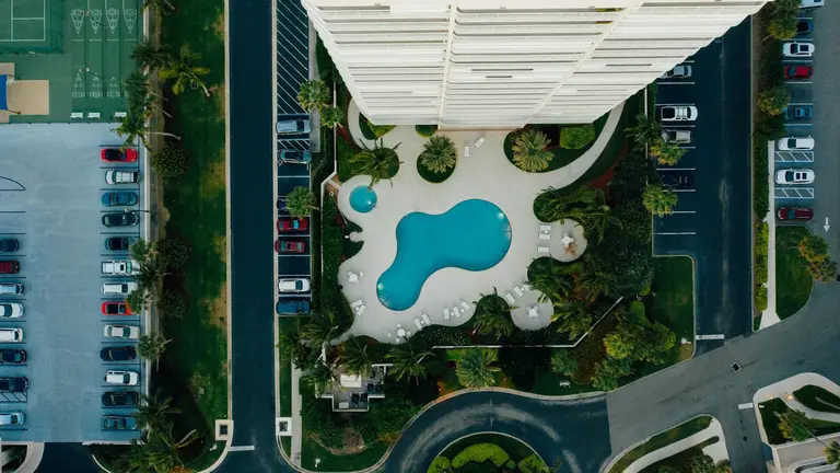 Condominio residencial con alberca en la Riviera Maya